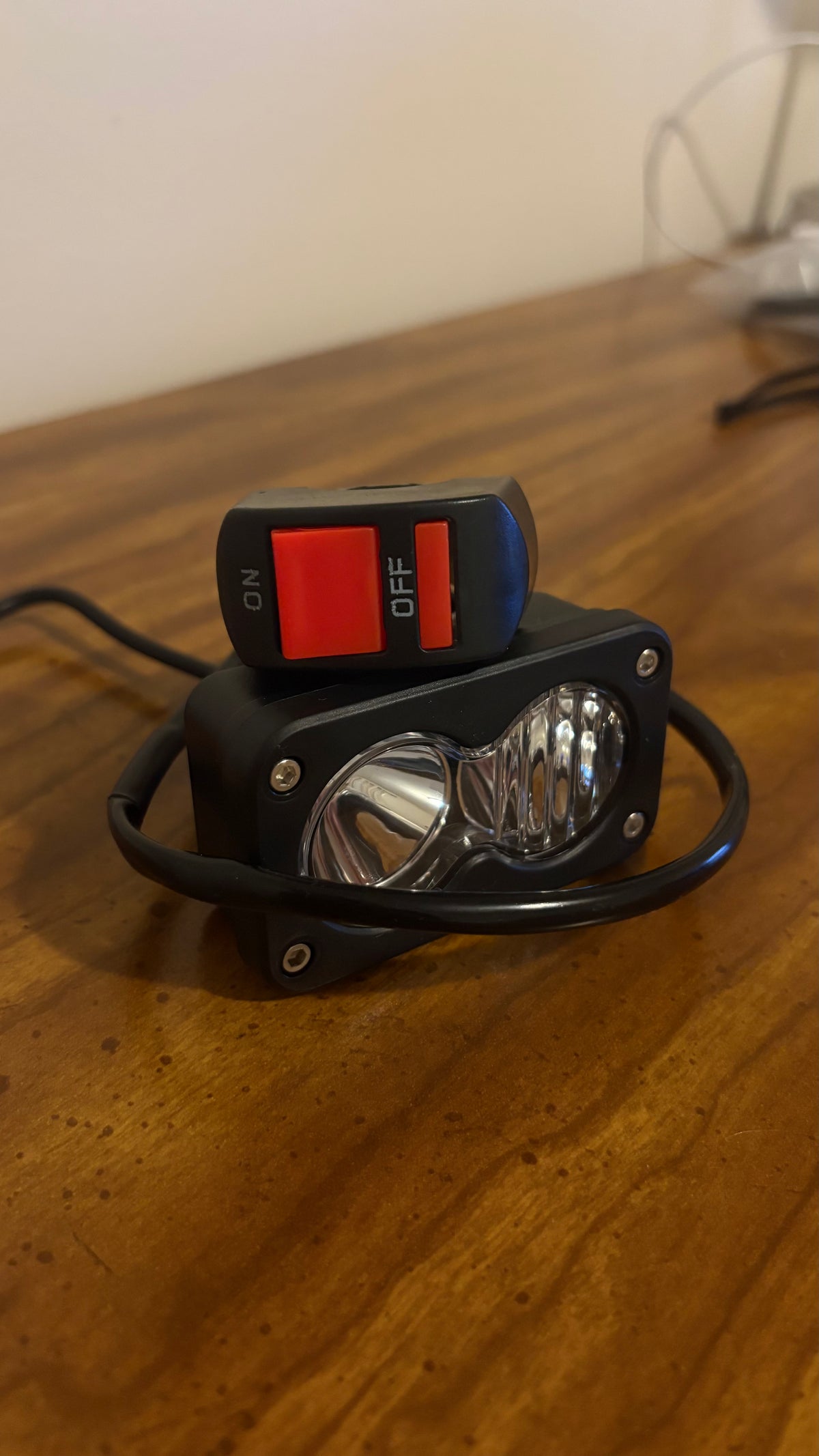 Universal Battery Powered Baja Light