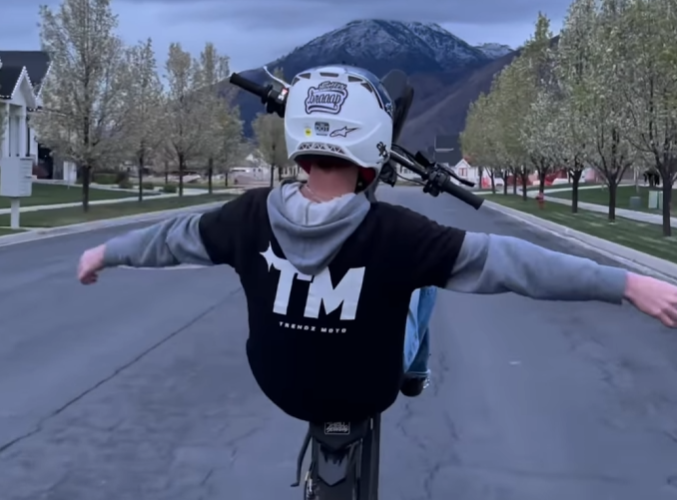 Trendz Moto Tee - black
